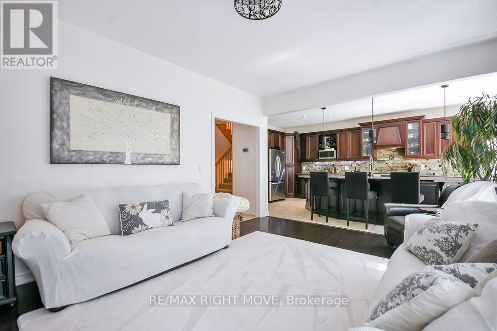 122 Atlantis Drive, Orillia, ON - Indoor