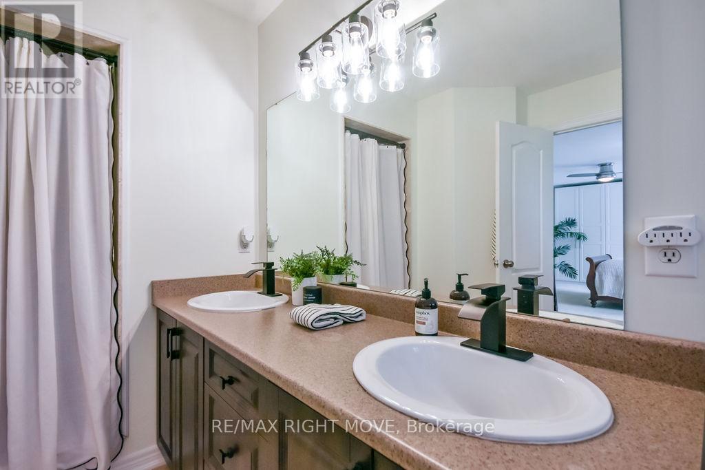 122 Atlantis Drive, Orillia, ON - Indoor Photo Showing Bathroom