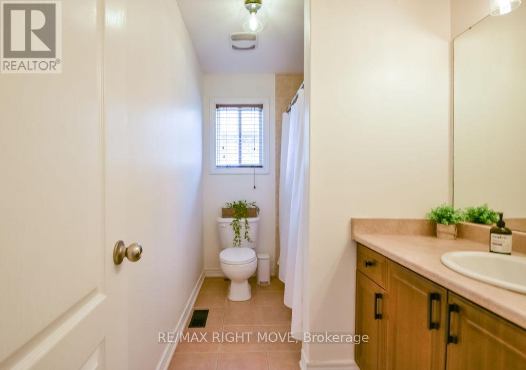 122 Atlantis Drive, Orillia, ON - Indoor Photo Showing Bathroom