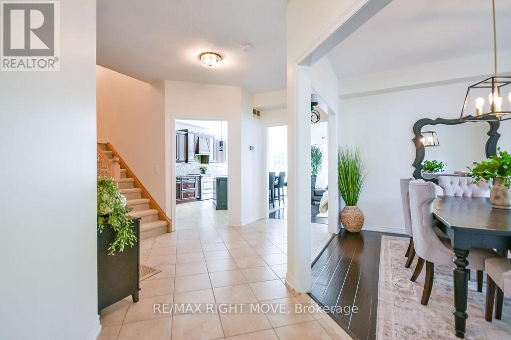 122 Atlantis Drive, Orillia, ON - Indoor Photo Showing Dining Room
