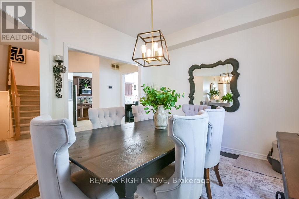 122 Atlantis Drive, Orillia, ON - Indoor Photo Showing Dining Room