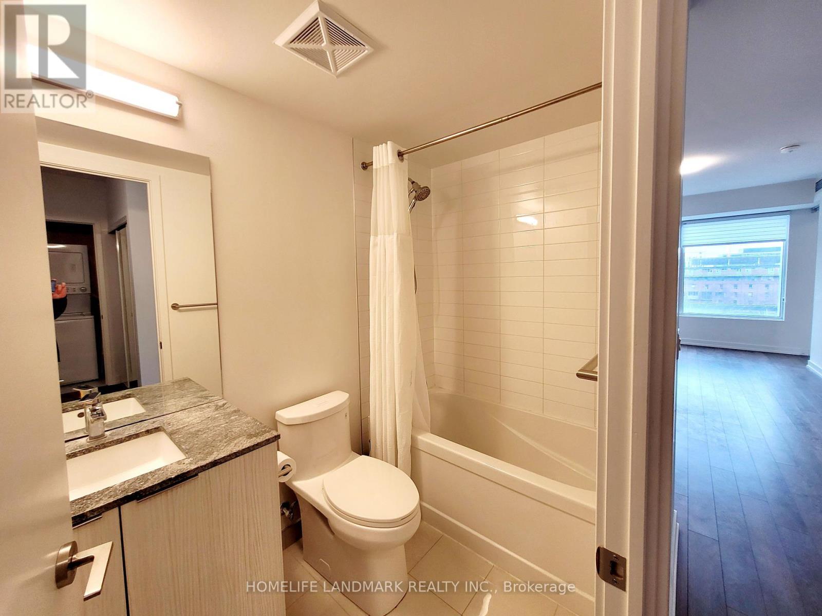 623 - 158 Front Street E, Toronto, ON - Indoor Photo Showing Bathroom