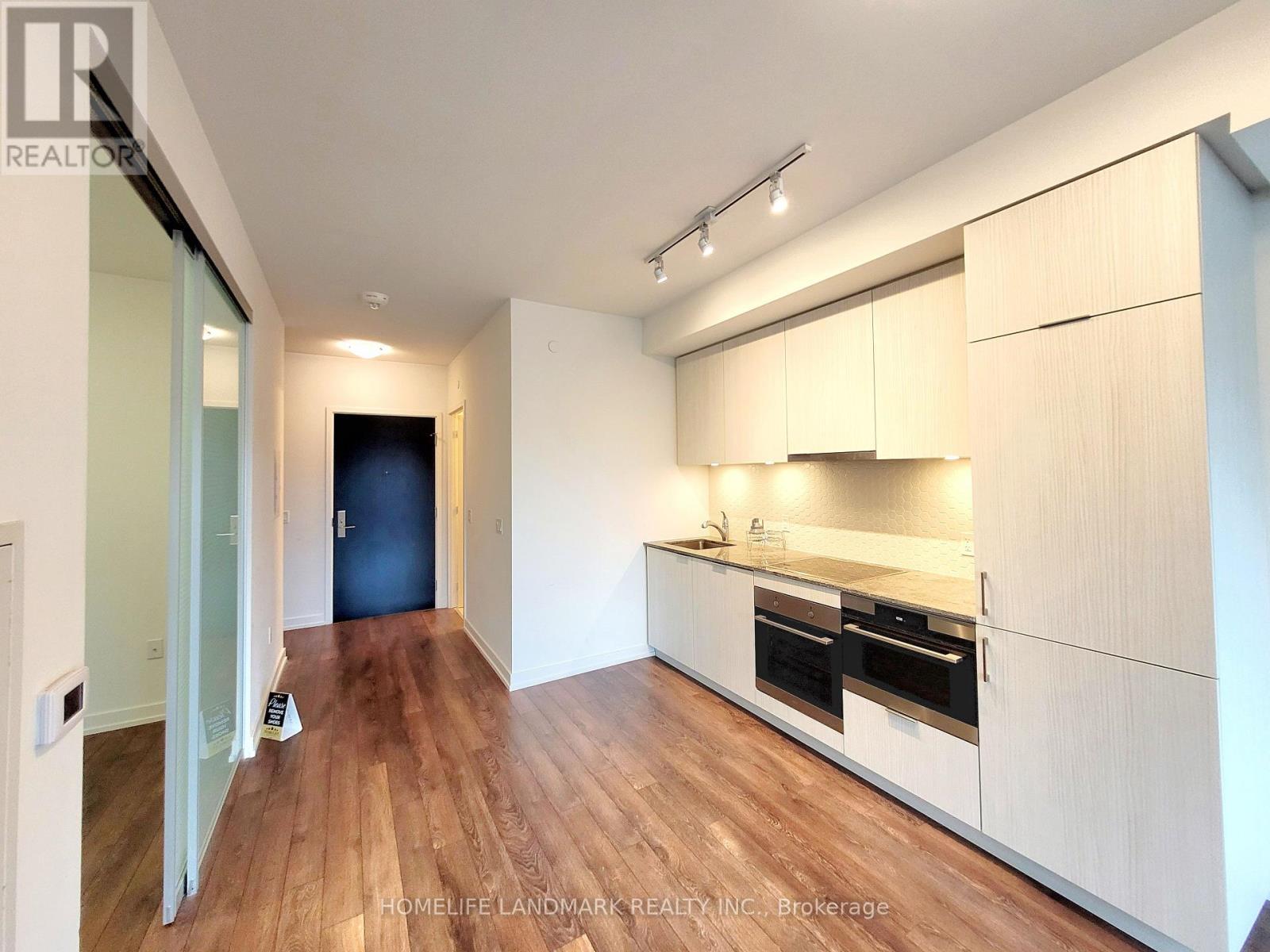 623 - 158 Front Street E, Toronto, ON - Indoor