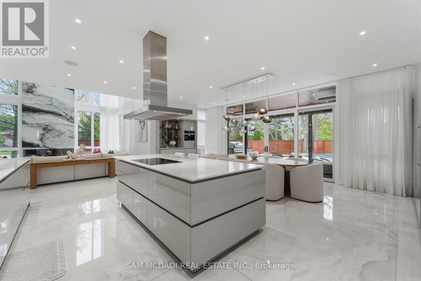 1589 Glenhill Crescent, Mississauga, ON - Indoor Photo Showing Kitchen