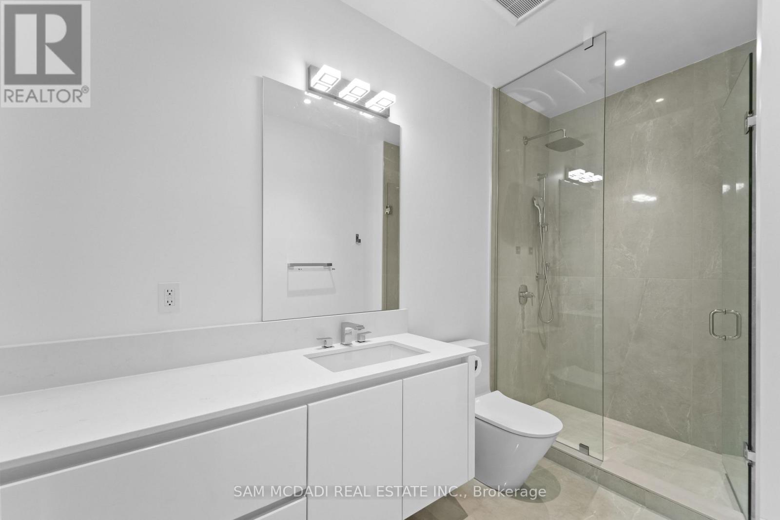 1589 Glenhill Crescent, Mississauga, ON - Indoor Photo Showing Bathroom