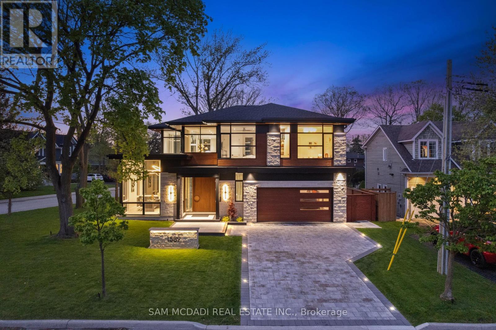 1589 Glenhill Crescent, Mississauga, ON - Outdoor With Facade