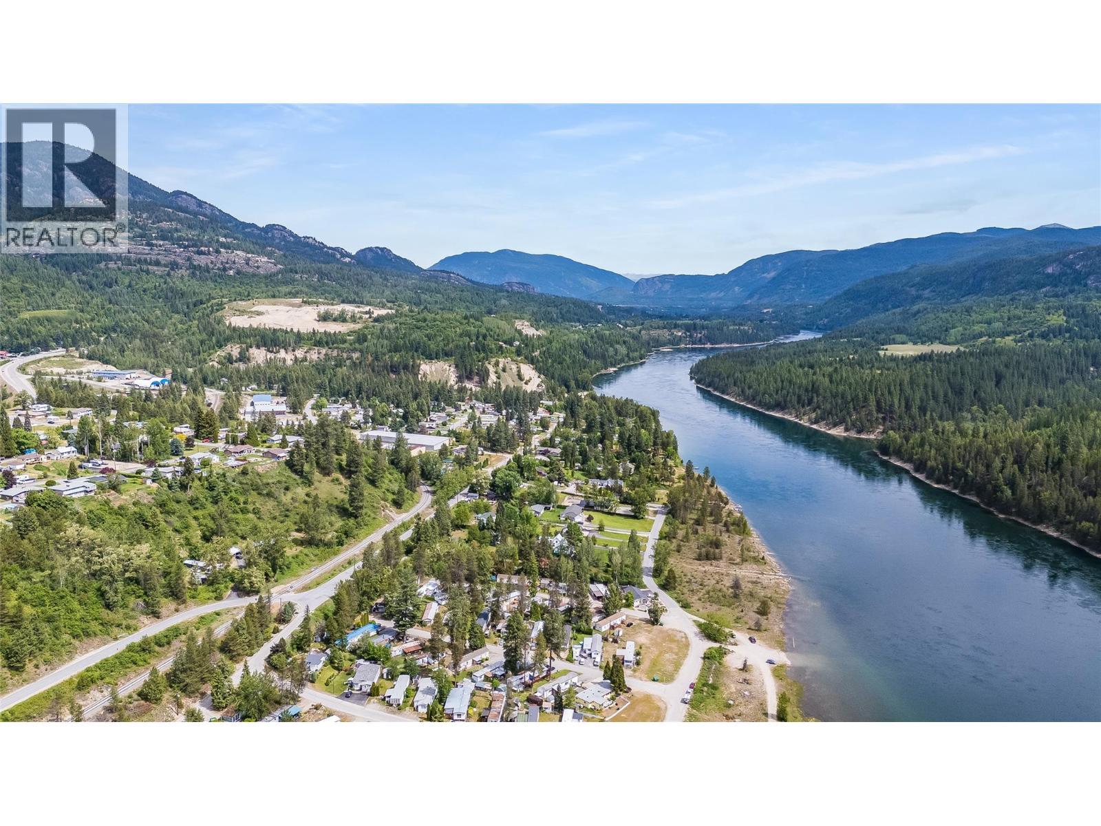 500 16Th Avenue Unit# 54, Genelle, BC
