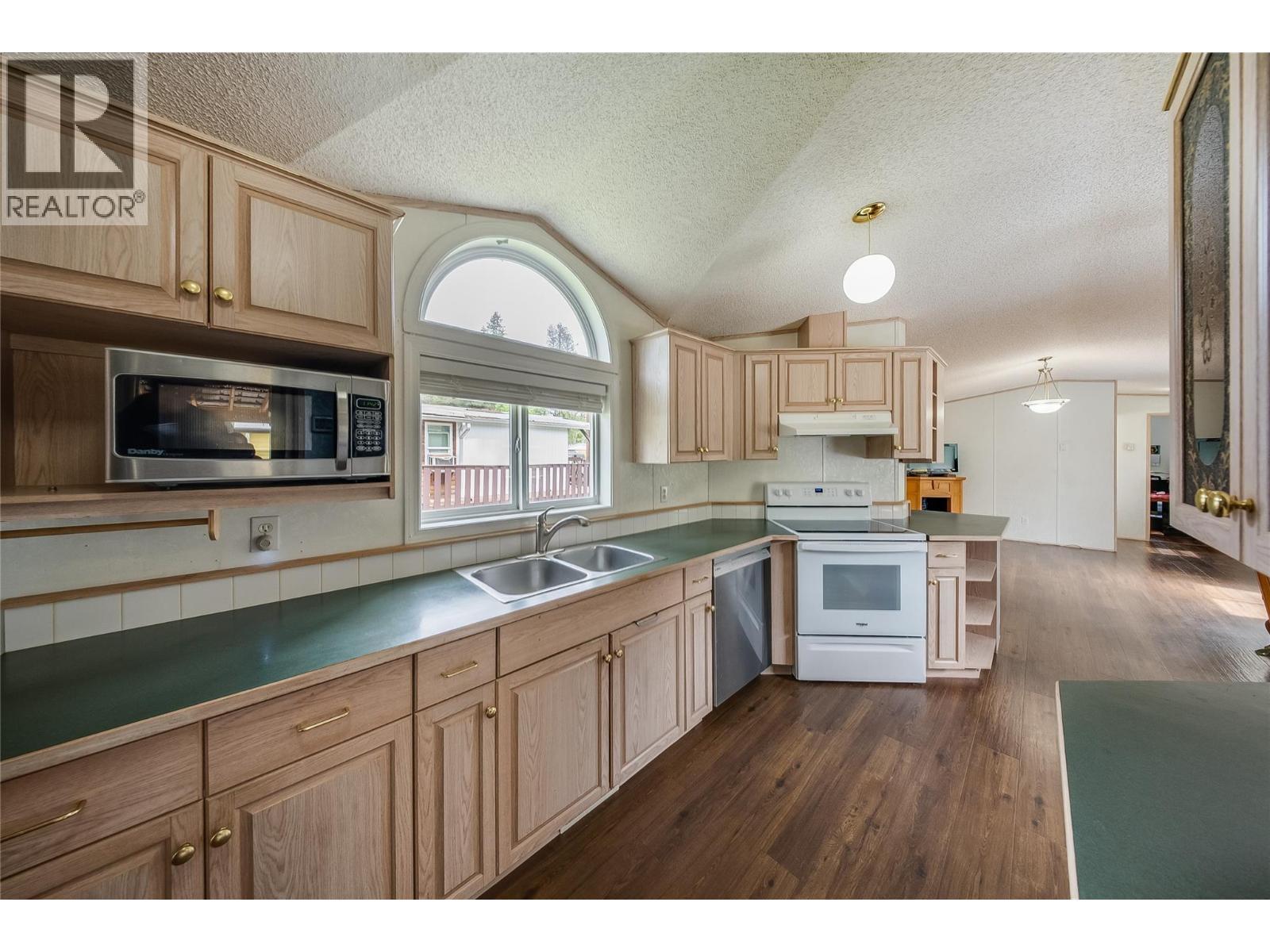 500 16Th Avenue Unit# 54, Genelle, BC