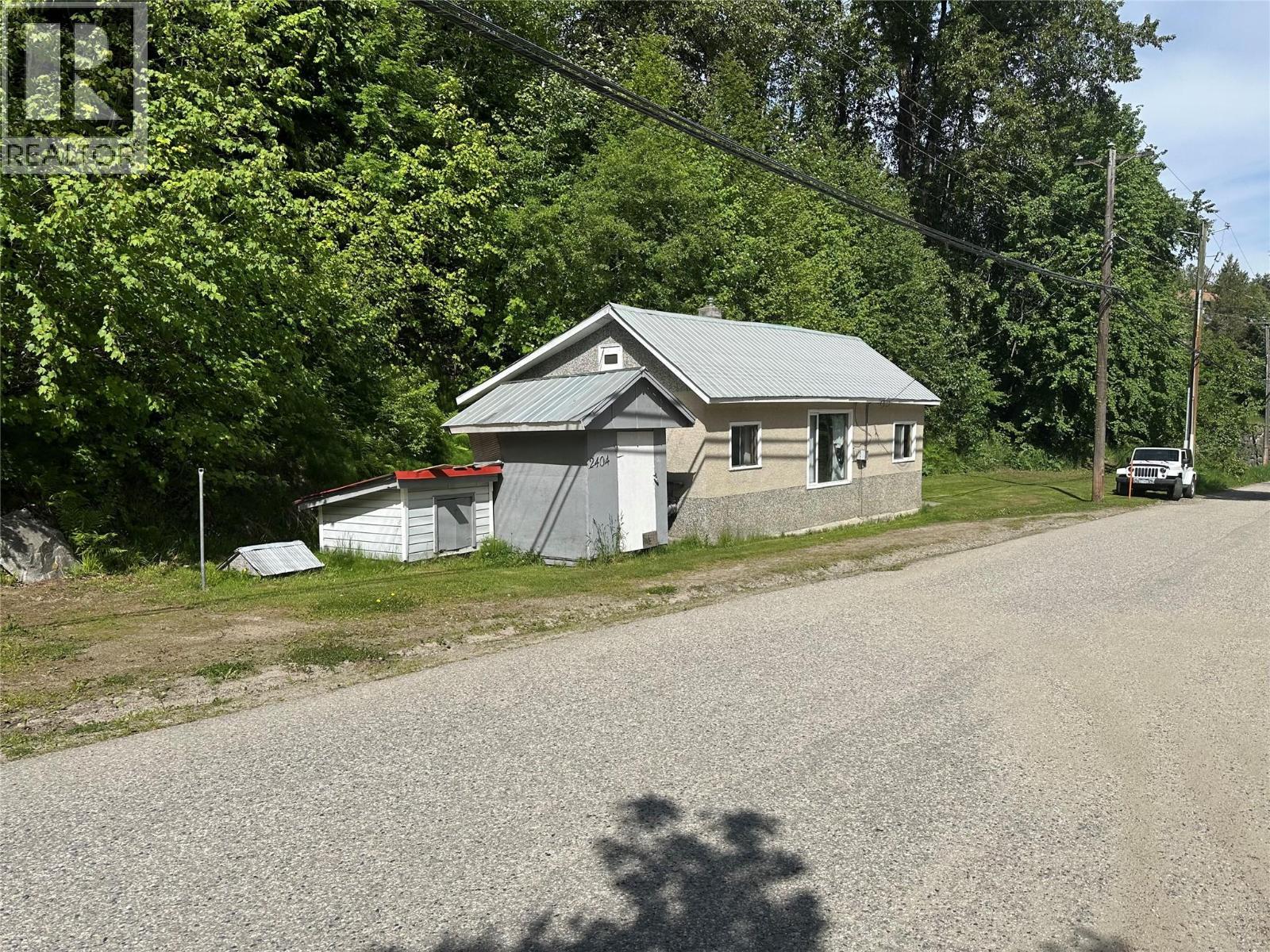 2404 Perrier Road, Nelson, BC - Outdoor