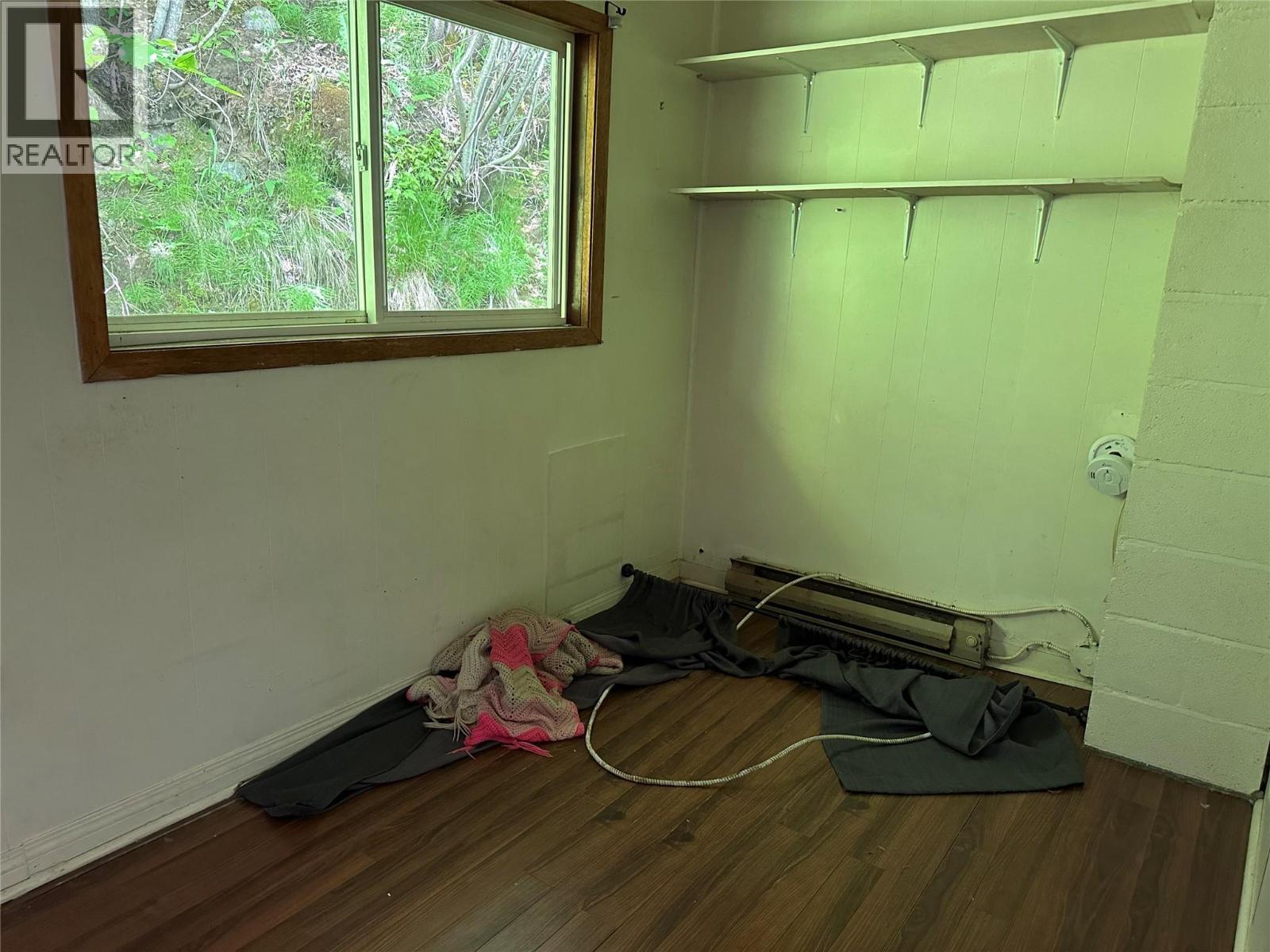 2404 Perrier Road, Nelson, BC - Indoor