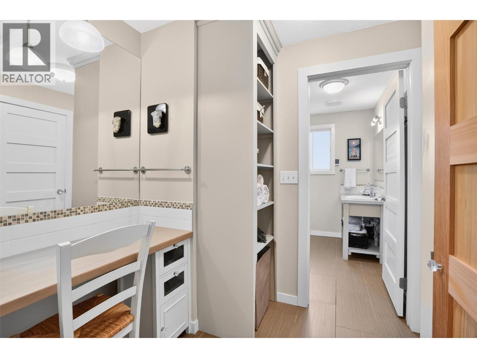 8110 & 8120 Busk Road, Balfour, BC - Indoor