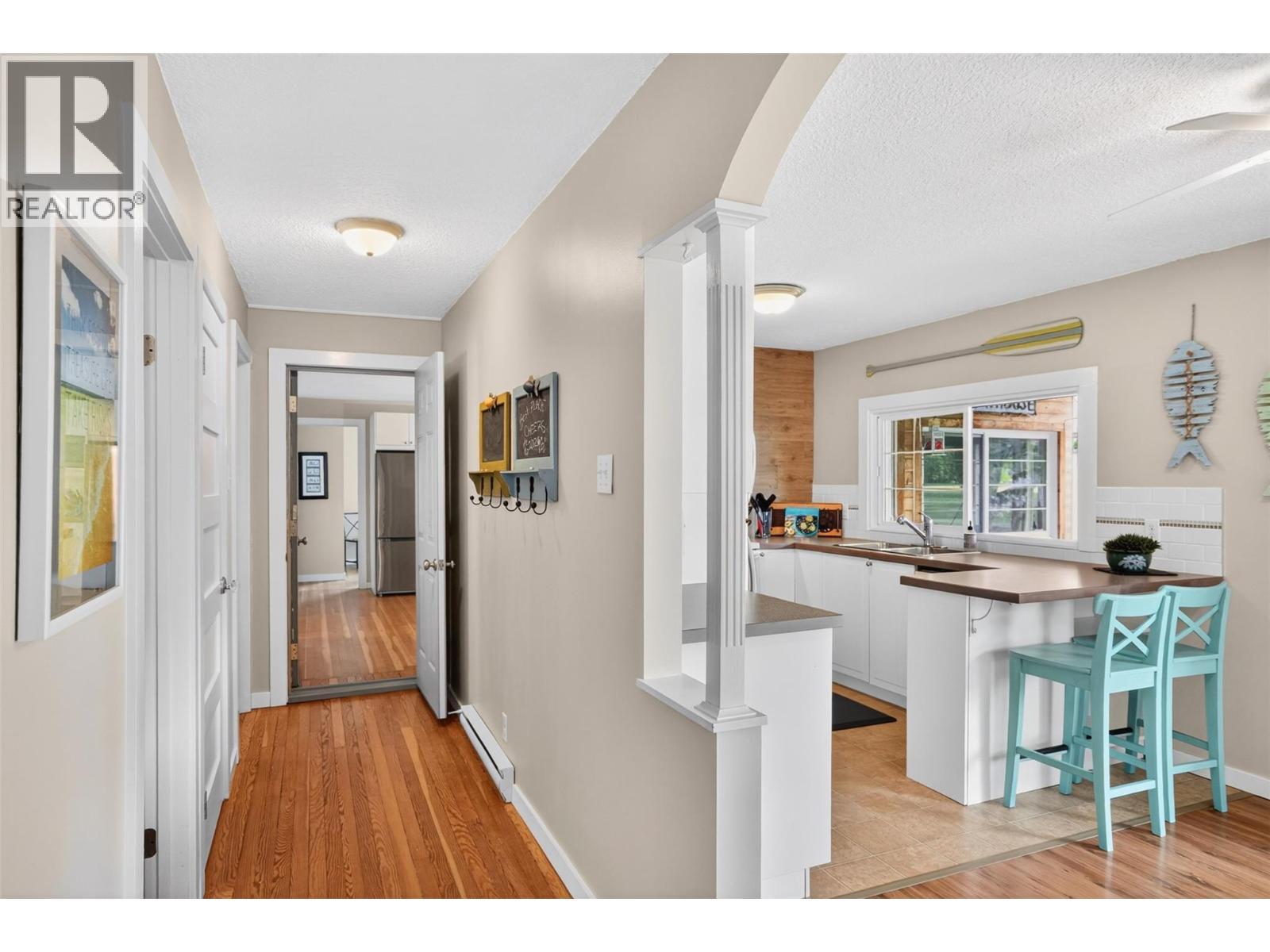 8110 & 8120 Busk Road, Balfour, BC - Indoor Photo Showing Other Room