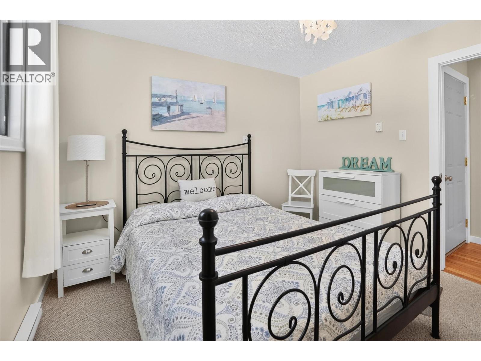 8110 & 8120 Busk Road, Balfour, BC - Indoor Photo Showing Bedroom