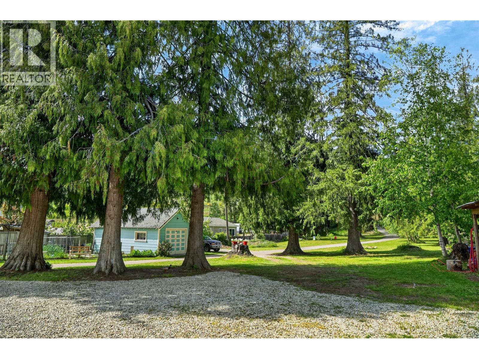 8110 & 8120 Busk Road, Balfour, BC - Outdoor