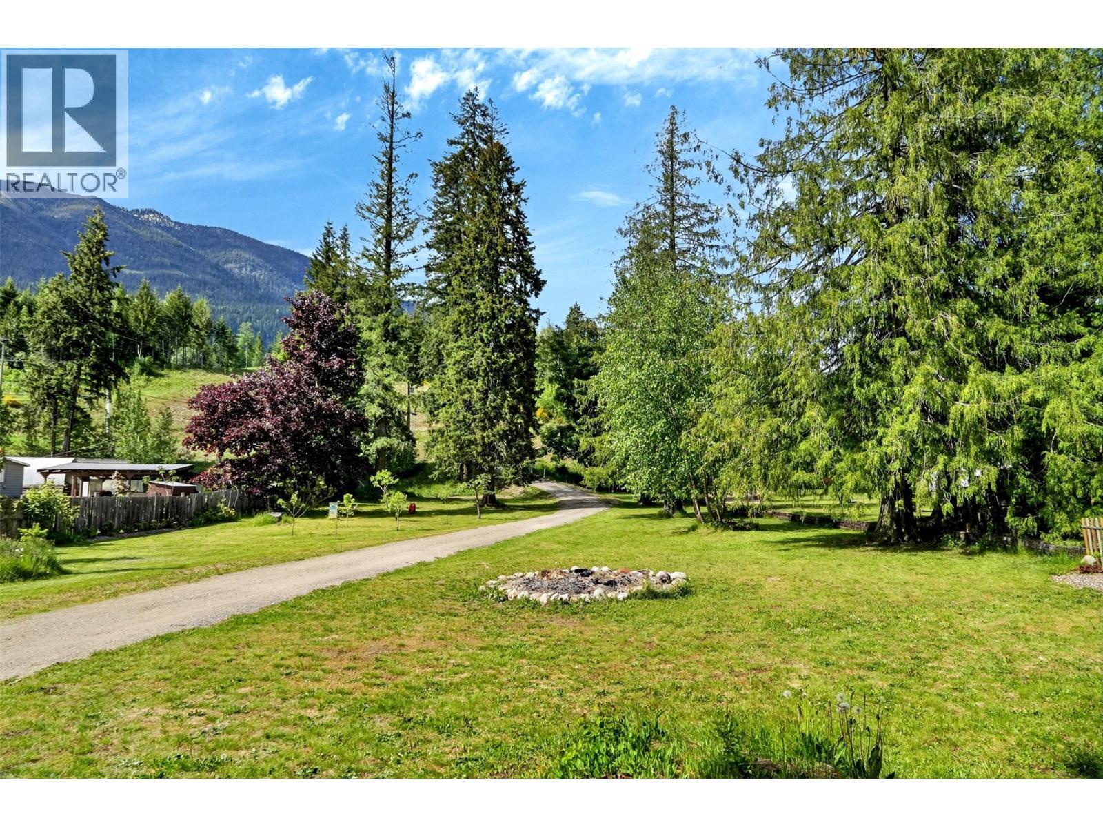8110 & 8120 Busk Road, Balfour, BC - Outdoor With View
