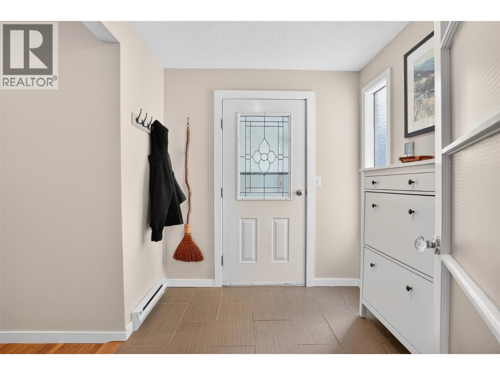 8110 & 8120 Busk Road, Balfour, BC - Indoor Photo Showing Other Room