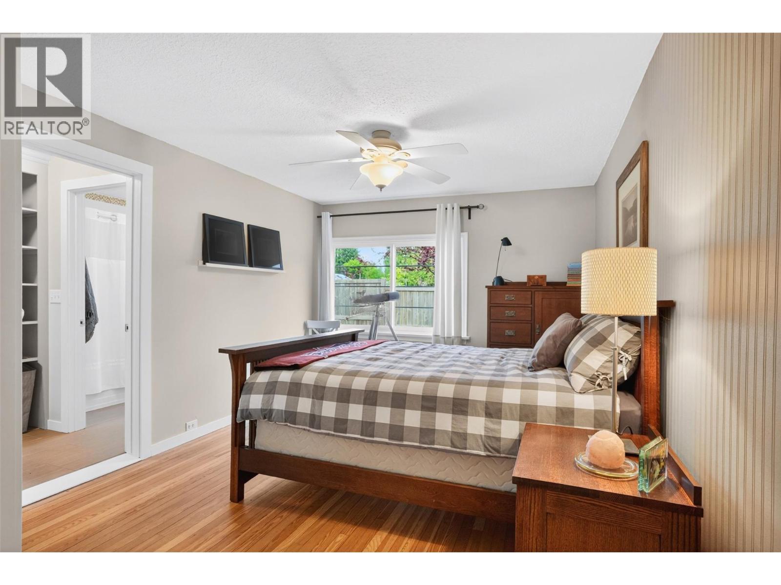 8110 & 8120 Busk Road, Balfour, BC - Indoor Photo Showing Bedroom