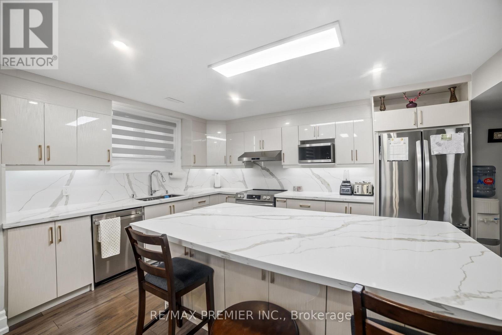 2180 King Vaughan Road, Vaughan, ON - Indoor Photo Showing Kitchen