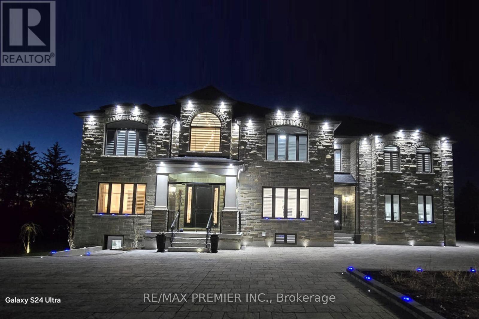 2180 King Vaughan Road, Vaughan, ON - Outdoor With Facade
