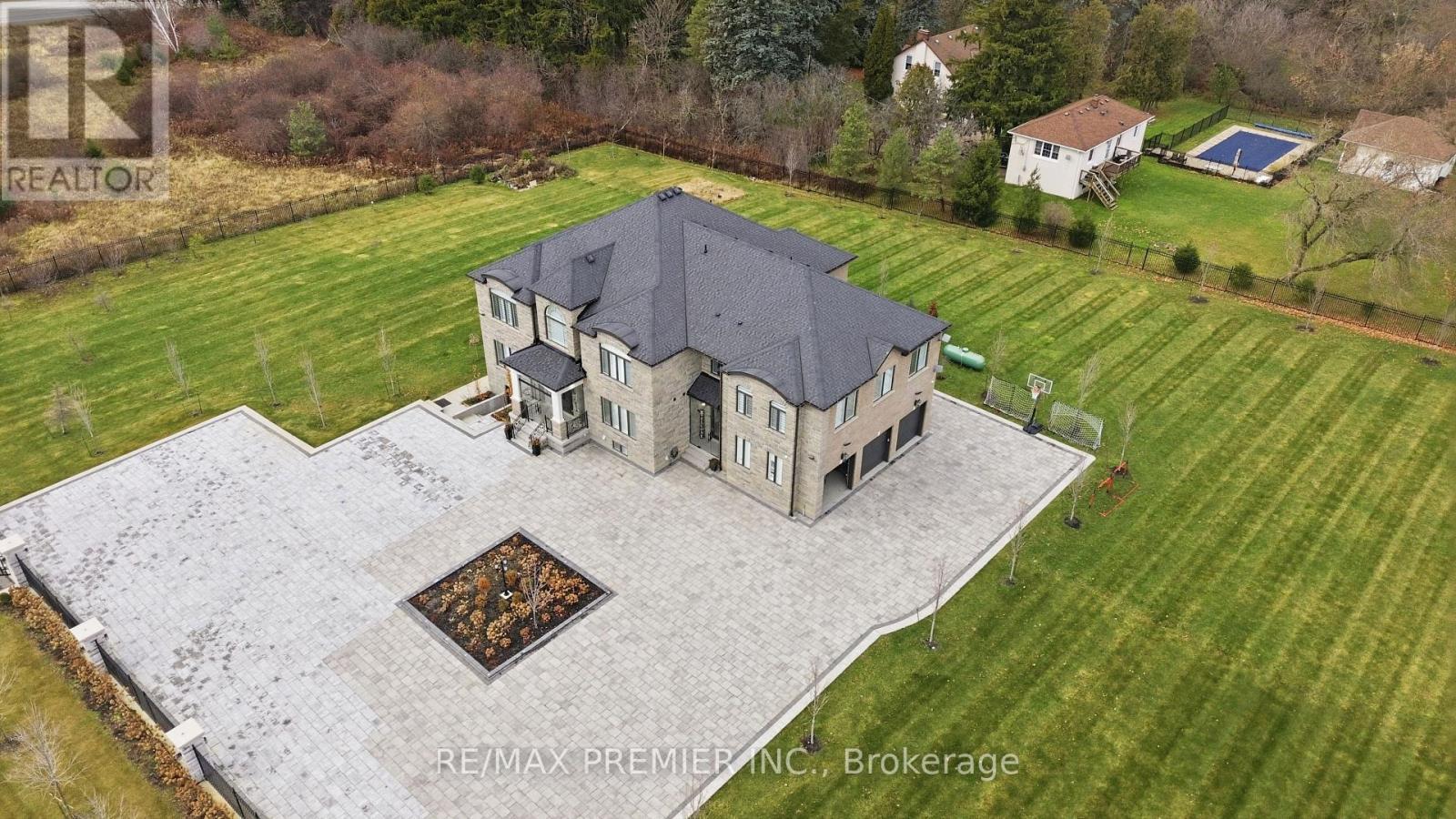 2180 King Vaughan Road, Vaughan, ON - Outdoor With View