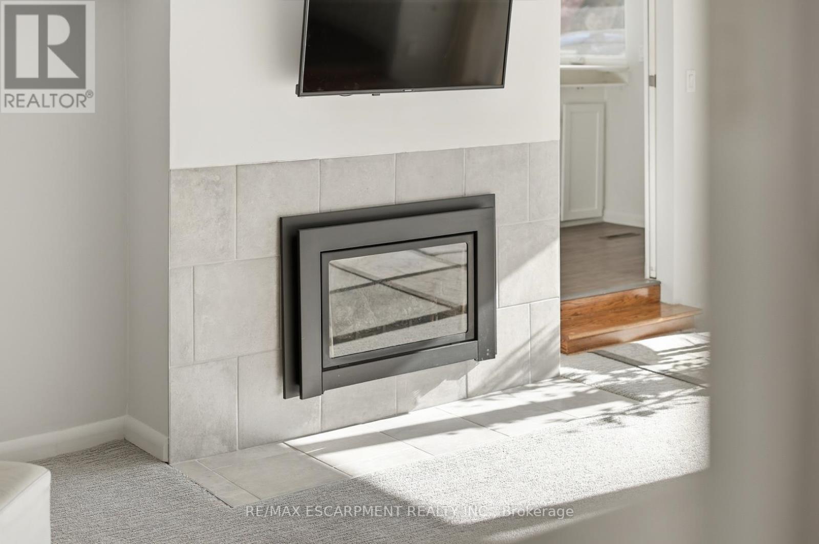 81 Thomson Drive, Hamilton, ON - Indoor With Fireplace