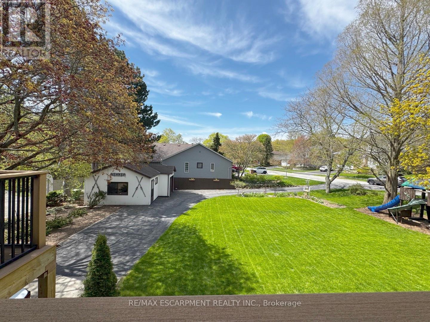 81 Thomson Drive, Hamilton, ON - Outdoor