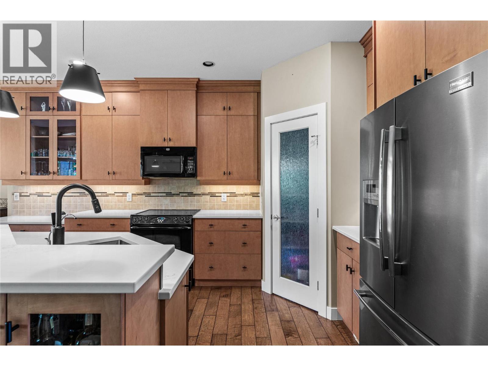 1601 Tower Ranch Boulevard, Kelowna, BC - Indoor Photo Showing Kitchen