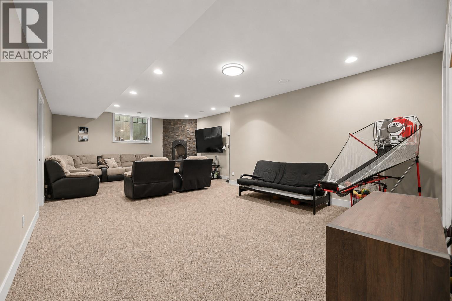 1601 Tower Ranch Boulevard, Kelowna, BC - Indoor