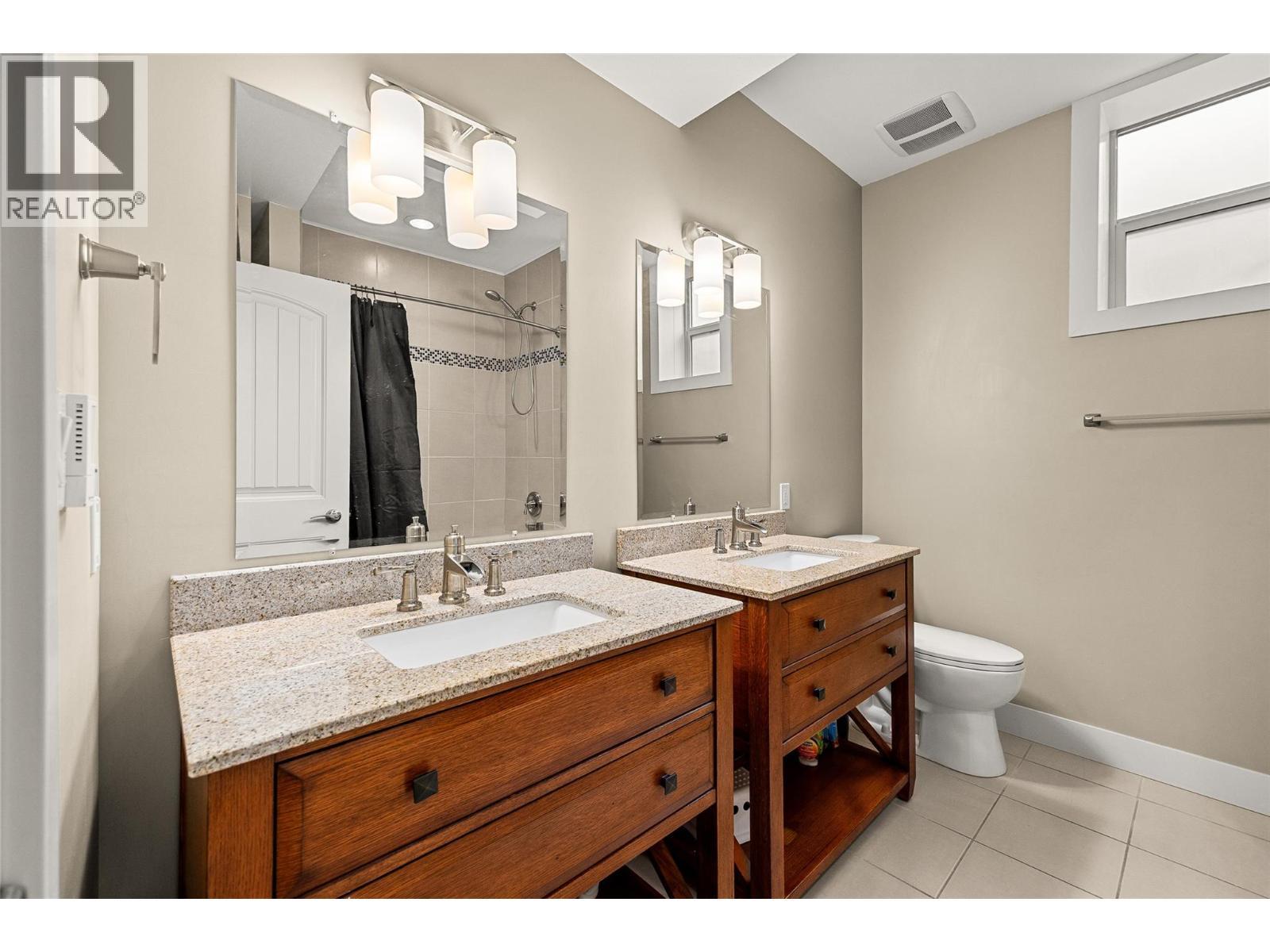 1601 Tower Ranch Boulevard, Kelowna, BC - Indoor Photo Showing Bathroom