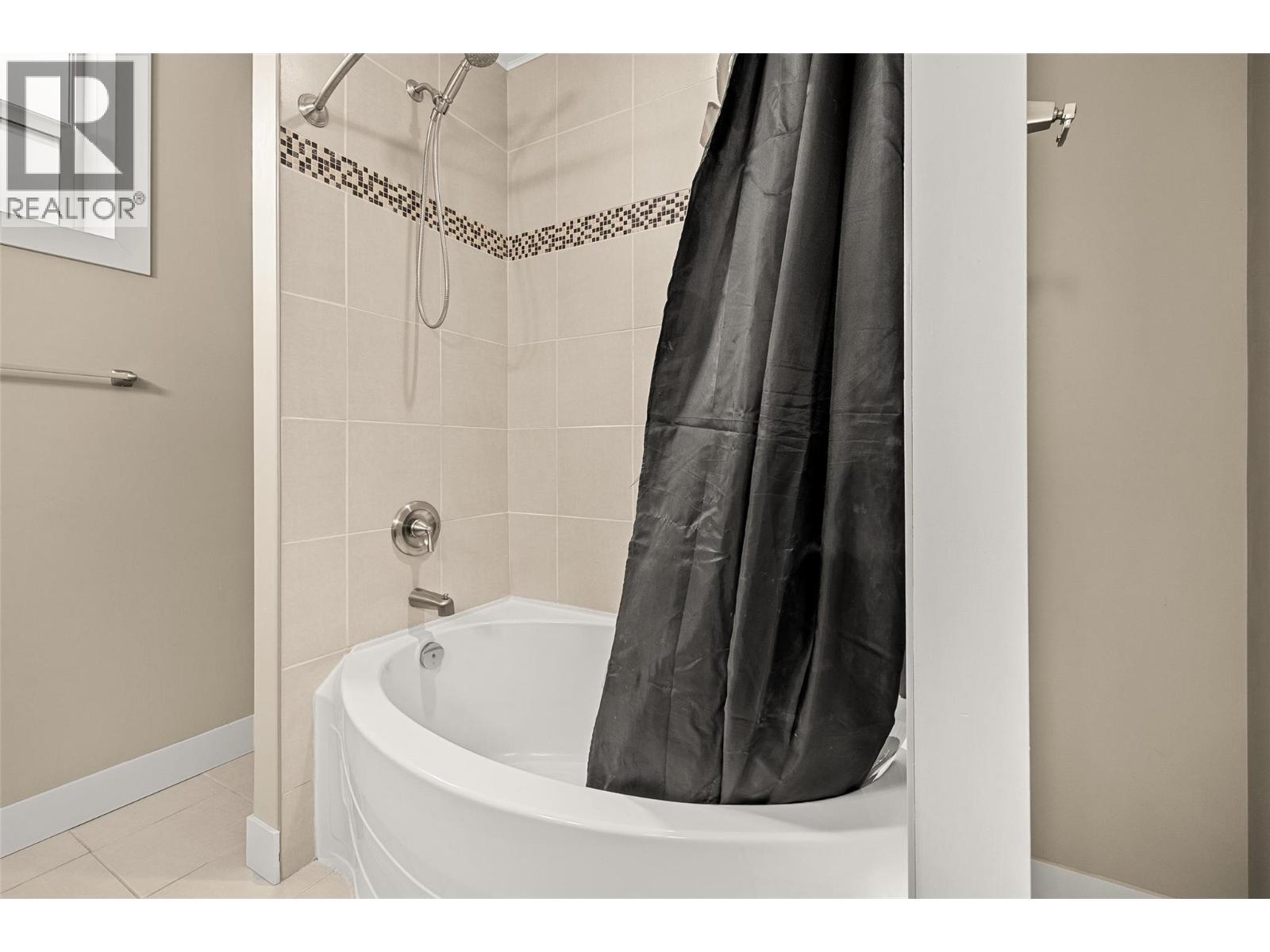 1601 Tower Ranch Boulevard, Kelowna, BC - Indoor Photo Showing Bathroom