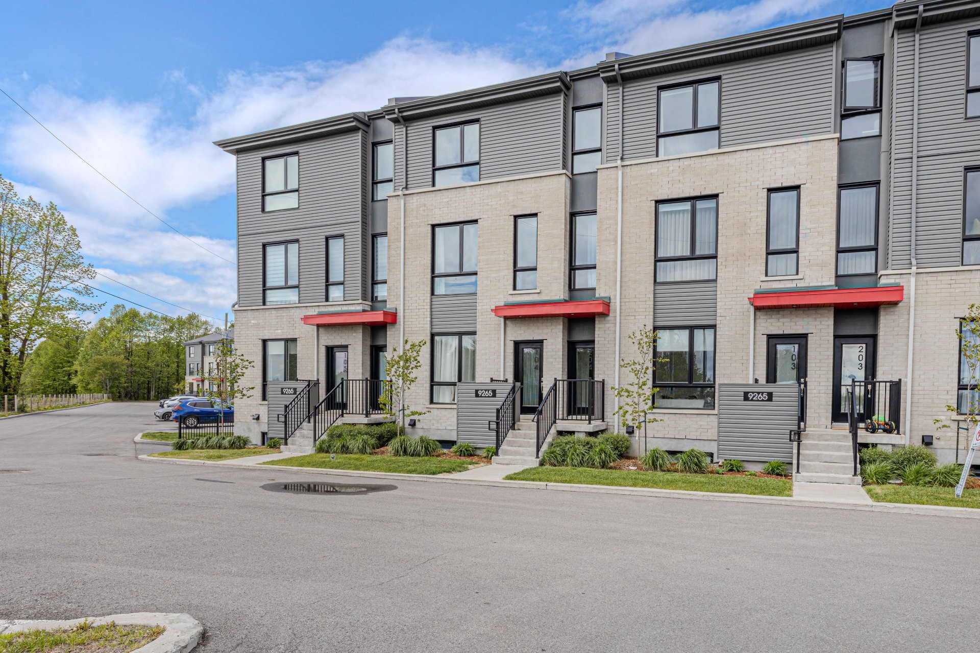 Façade - 204-9265 Boul. De La Grande-Allée, Mirabel, QC - Outdoor With Facade