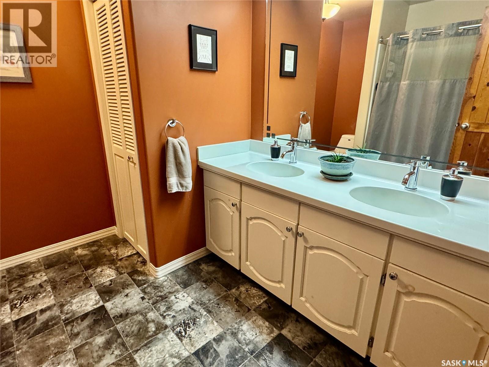 1632 Studer Street, La Ronge, SK - Indoor Photo Showing Bathroom