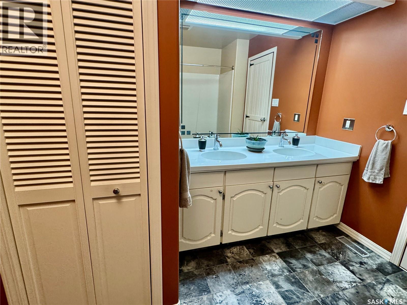 1632 Studer Street, La Ronge, SK - Indoor Photo Showing Bathroom