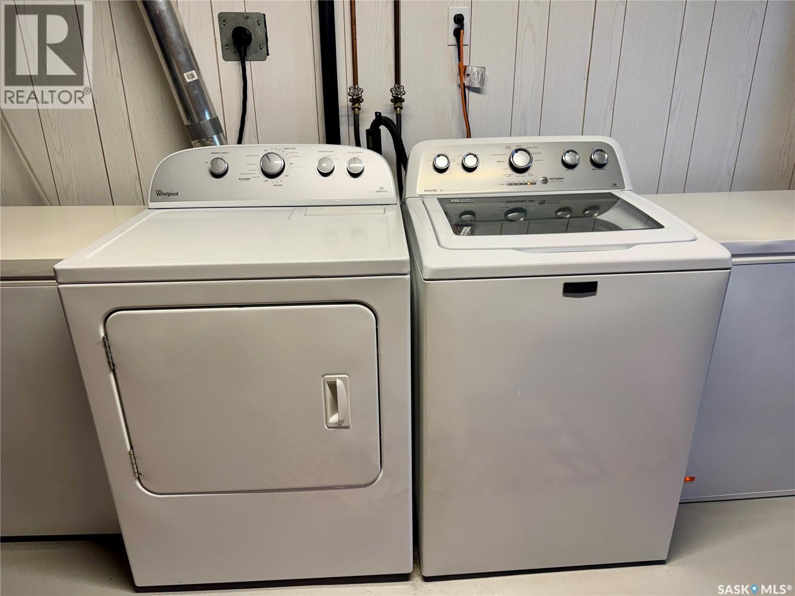 1632 Studer Street, La Ronge, SK - Indoor Photo Showing Laundry Room