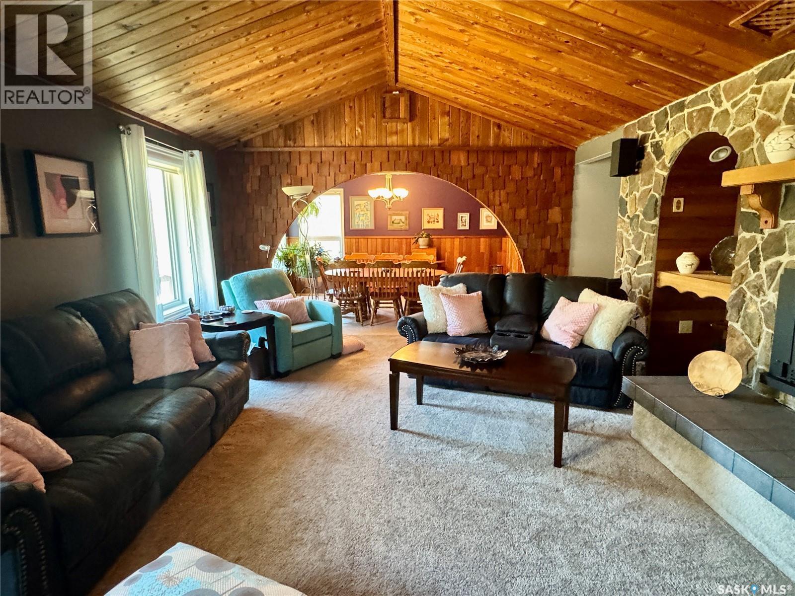 1632 Studer Street, La Ronge, SK - Indoor Photo Showing Living Room
