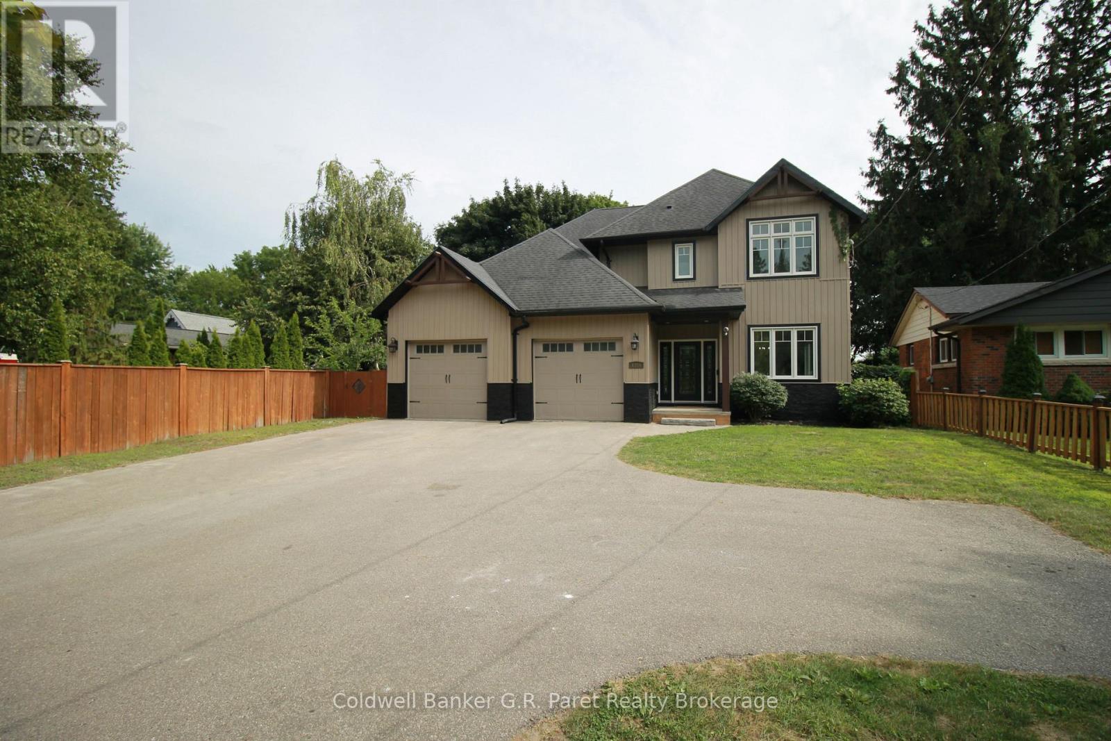 138A Victoria Street, Norfolk (Simcoe), ON - Outdoor With Facade