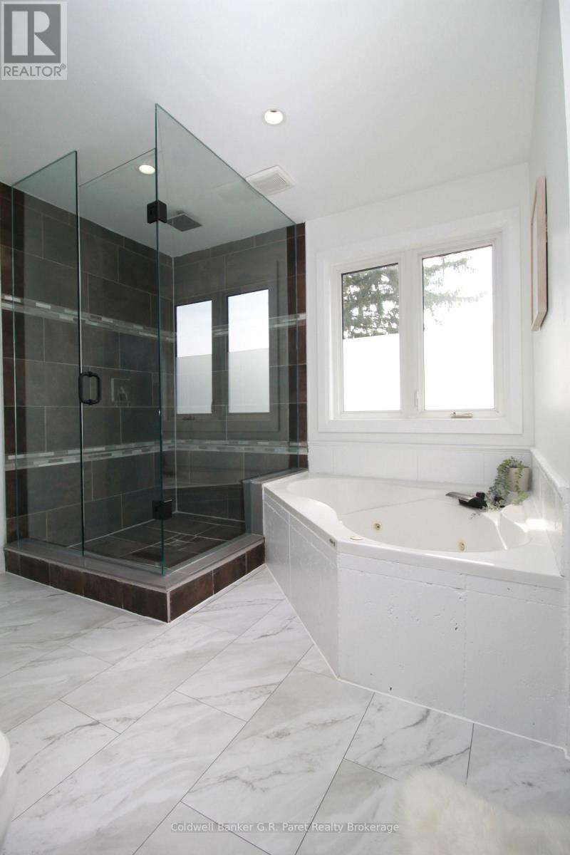 138A Victoria Street, Norfolk (Simcoe), ON - Indoor Photo Showing Bathroom