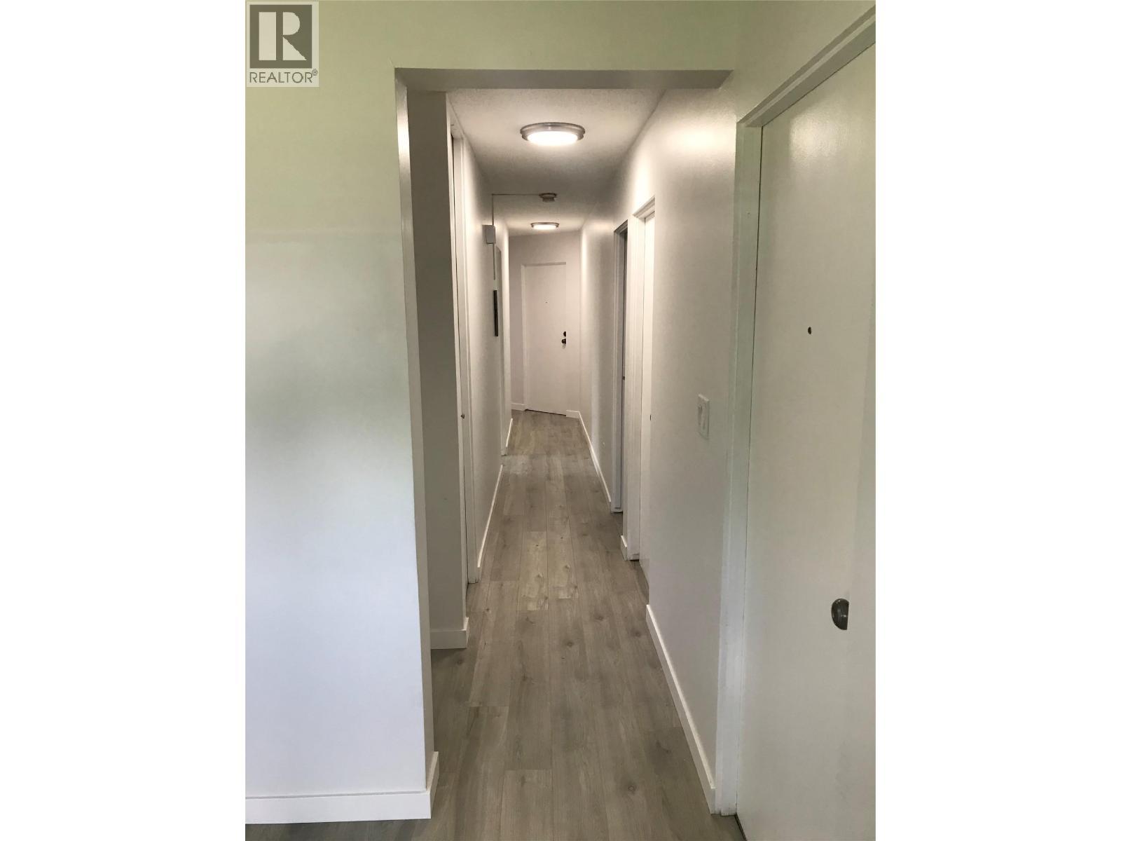 217 8Th Street S, Cranbrook, BC - Indoor Photo Showing Other Room