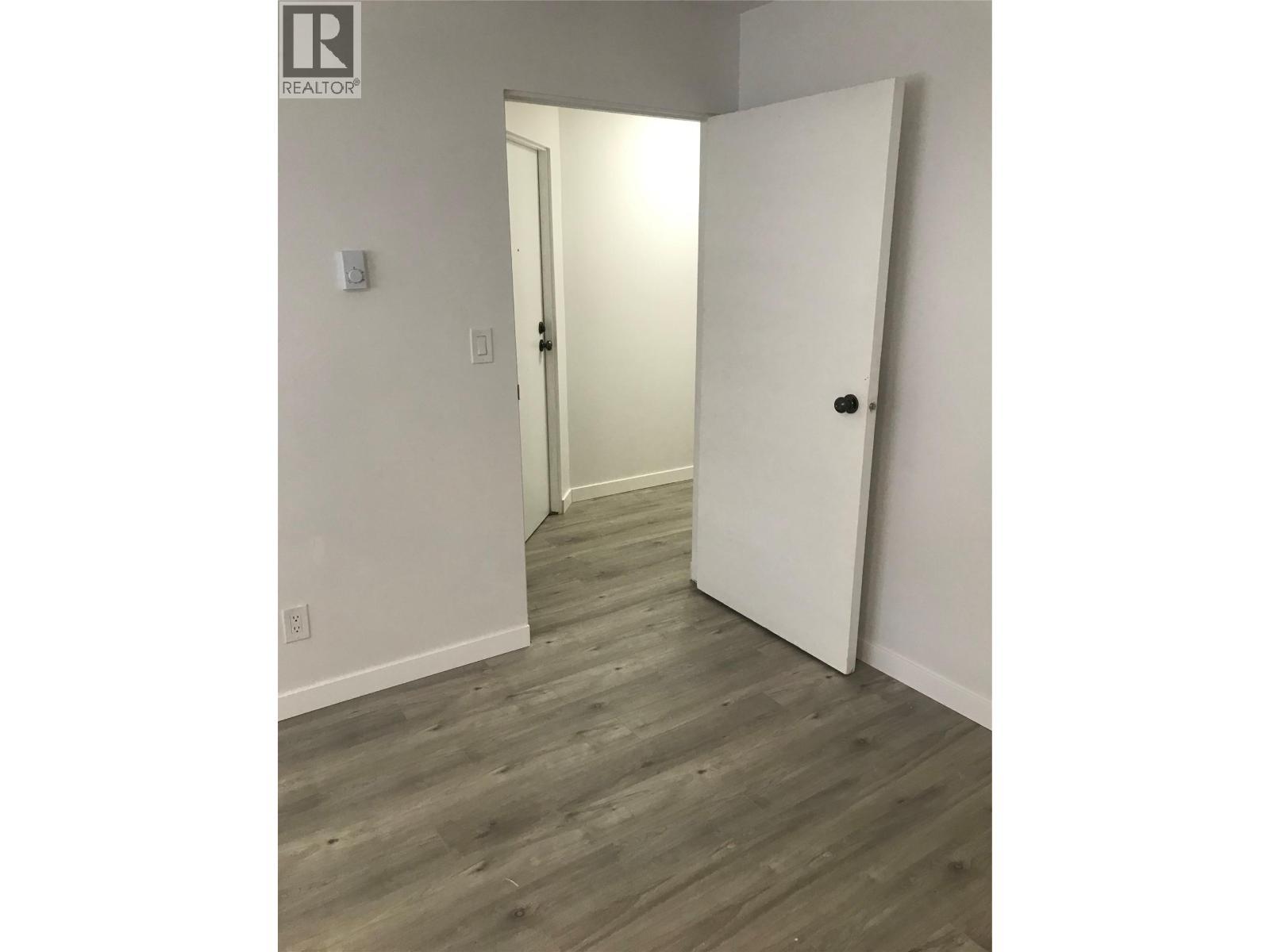 217 8Th Street S, Cranbrook, BC - Indoor Photo Showing Other Room