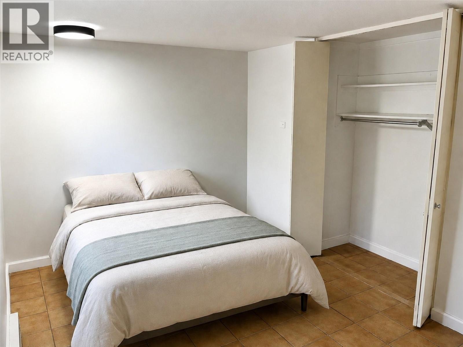 217 8Th Street S, Cranbrook, BC - Indoor Photo Showing Bedroom