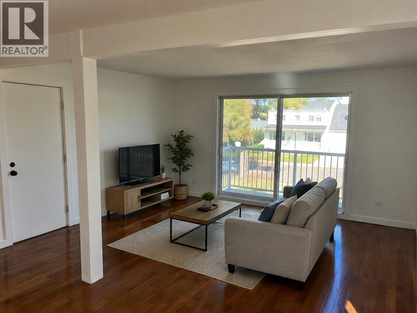 217 8Th Street S, Cranbrook, BC - Indoor Photo Showing Living Room