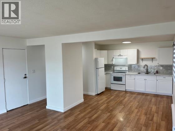 217 8Th Street S, Cranbrook, BC - Indoor Photo Showing Kitchen