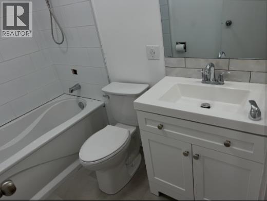 217 8Th Street S, Cranbrook, BC - Indoor Photo Showing Bathroom