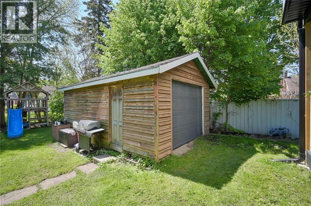 15 Manchester Street, Cambridge, ON - Outdoor