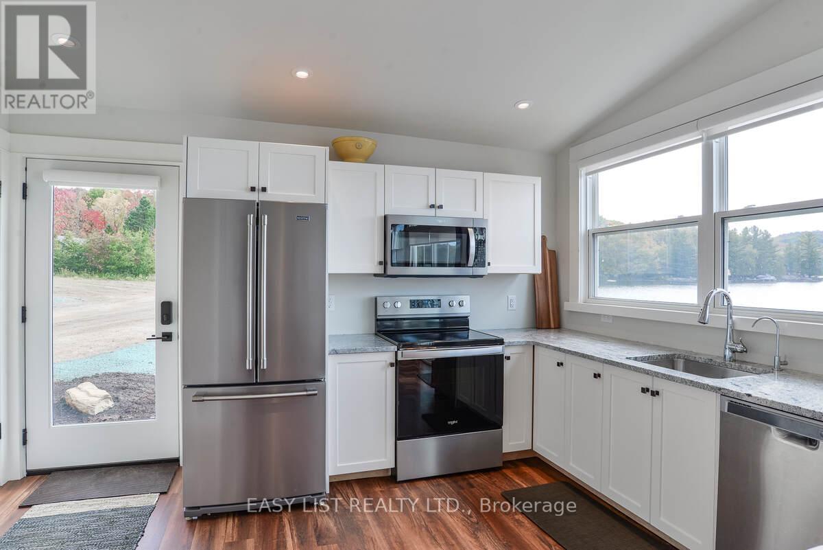 1021 Marina Road, Lake Of Bays, ON - Indoor Photo Showing Kitchen