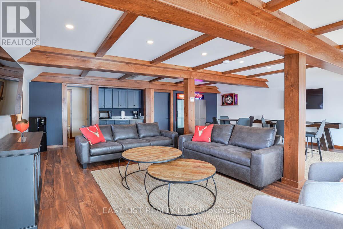 1021 Marina Road, Lake Of Bays, ON - Indoor Photo Showing Living Room