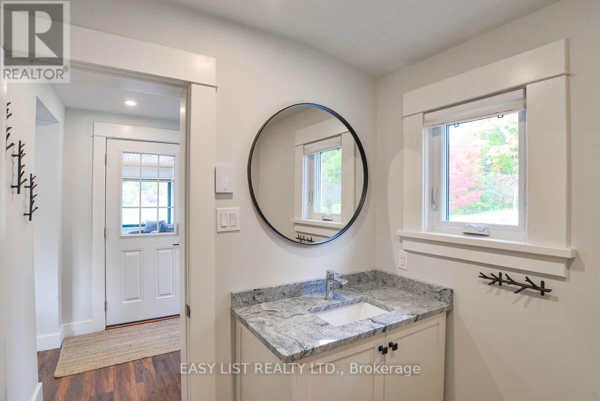 1021 Marina Road, Lake Of Bays, ON - Indoor Photo Showing Bathroom