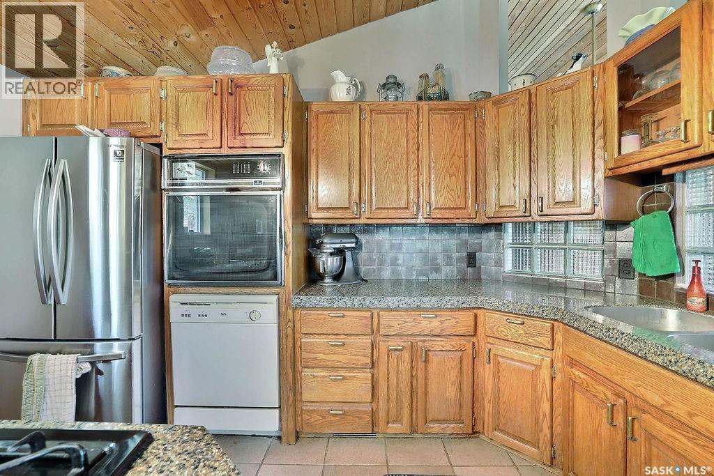Mcouatt Acreage, Lumsden Rm No. 189, SK - Indoor Photo Showing Kitchen