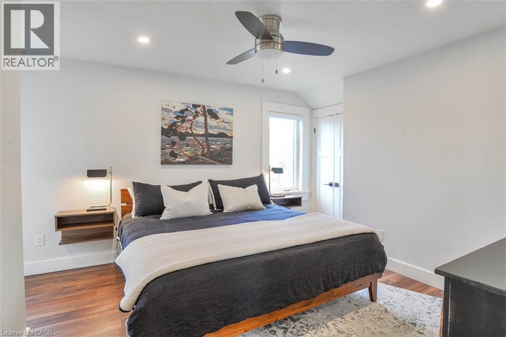 1021 Marina Road, Huntsville, ON - Indoor Photo Showing Bedroom