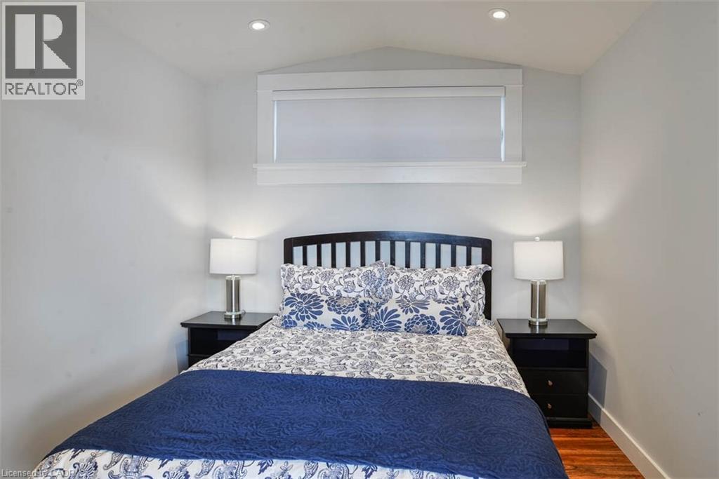1021 Marina Road, Huntsville, ON - Indoor Photo Showing Bedroom